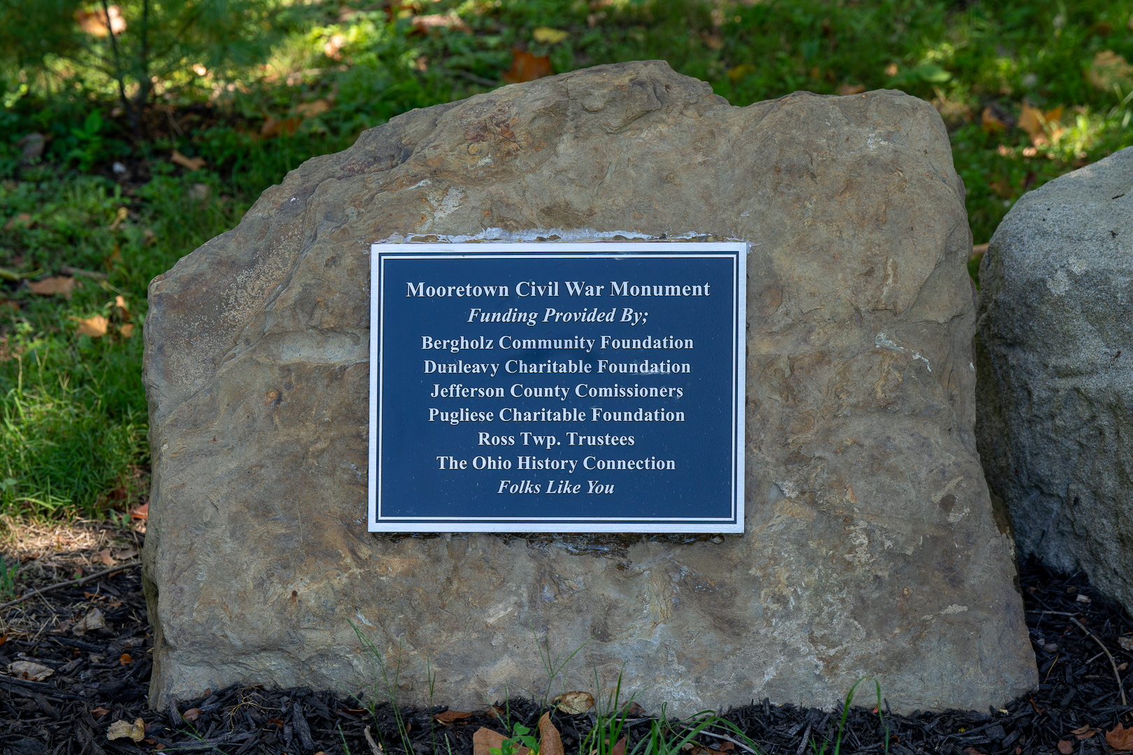 Mooretown Civil War Monument plaque dedicated to the everyone involved for the funding of the monument
